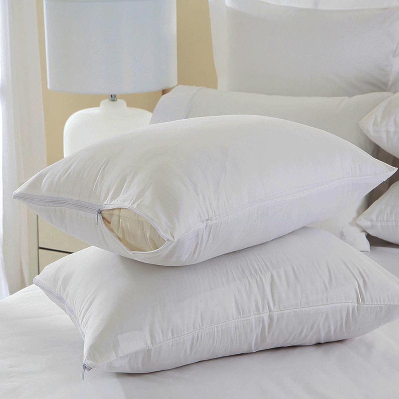 Juego 2 Almohadas Suaves Sensación Pluma Ganso con cierre Kyuden Home.