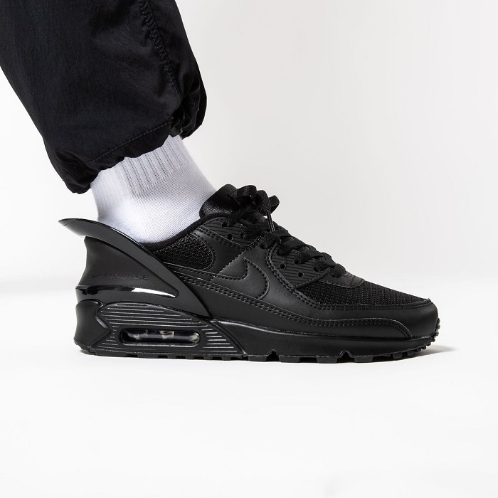 TENIS NIKE AIR MAX 90 FLYEASE TRIPLE BLACK (CZ4270-002)