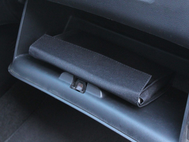 Estuche Porta documentos Tela con Velcro WOTEC