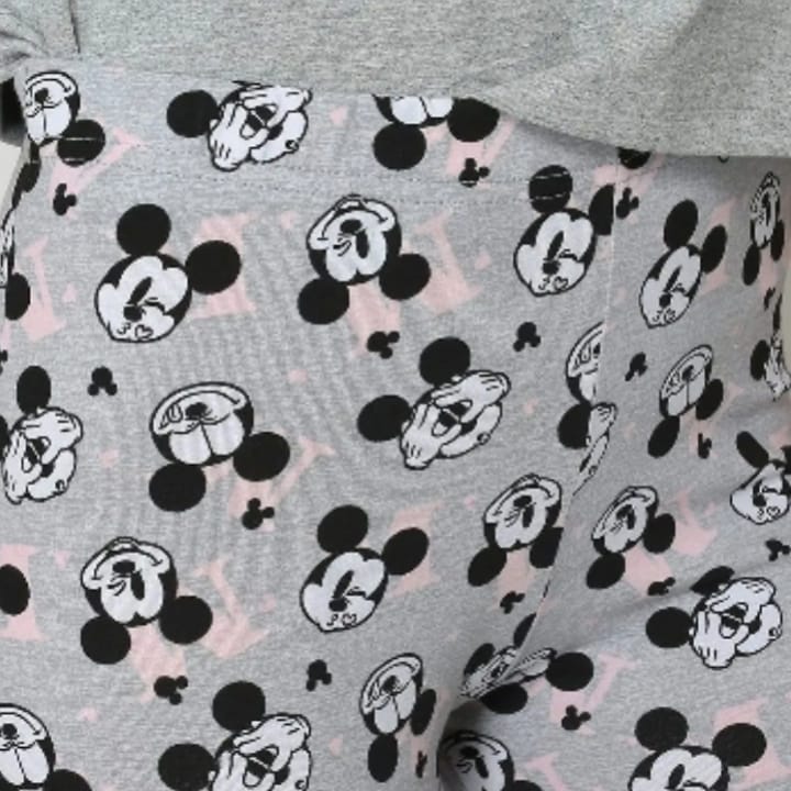 PIJAMA DAMA DISNEY MICKEY MOUSE CON CAPUCHA Y PANTALON ESTILO LEGGING MOD-9274