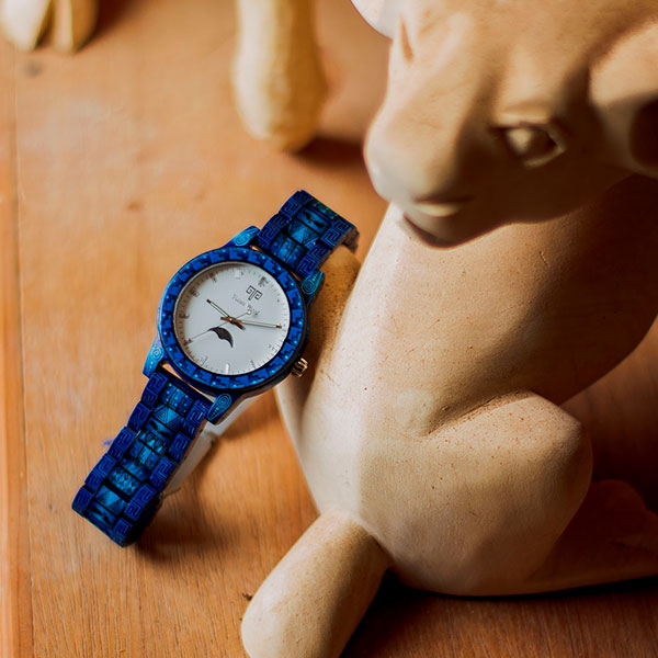 Reloj Alebrije by Tonas Wood Unisex Color Azul Tres Cielos 