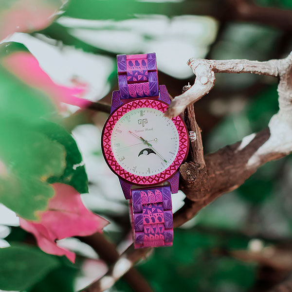 Reloj Alebrije by Tonas Wood Unisex Color Rosa con Morado Kin 