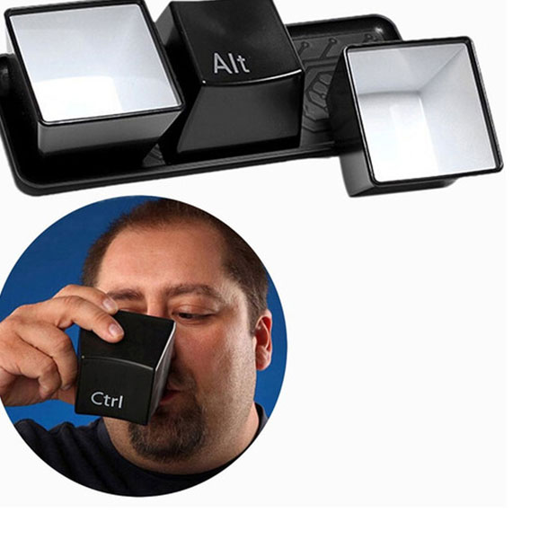 Tazas en Forma de Teclas Ctrl + Alt + Del