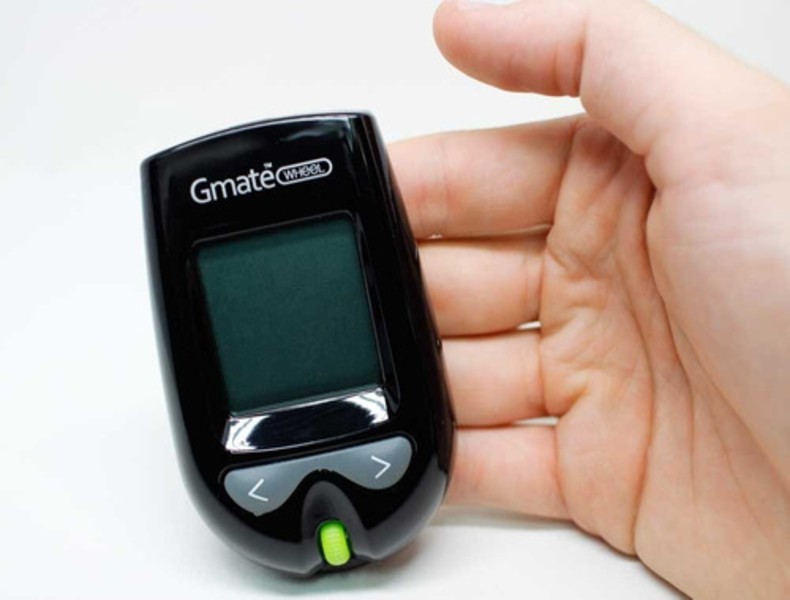 Kit Glucómetro Gmate Wheel + 50 Tiras + 50 Lancetas