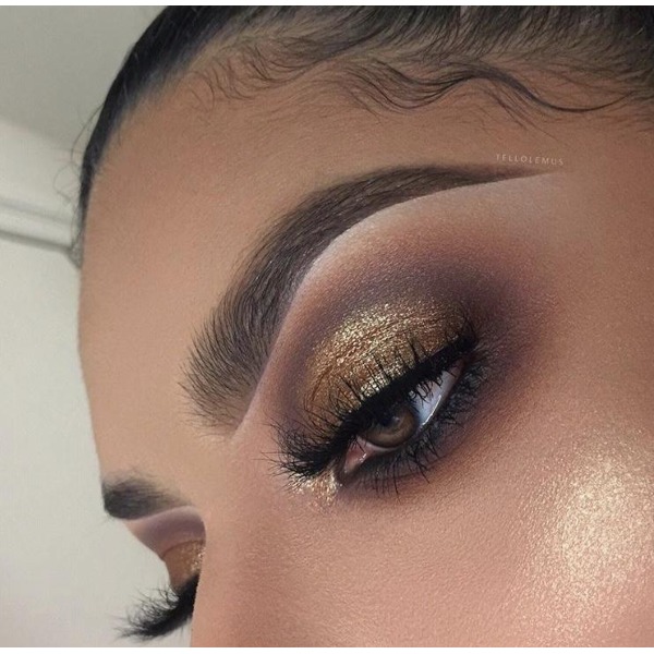 Sombra Metalica en Crema Devious Bebella