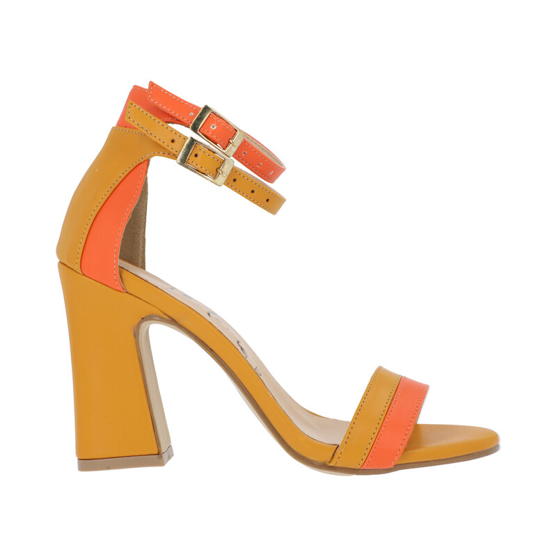 Zapatilla Para Mujer Color Mostaza Con Látigos Ajustables