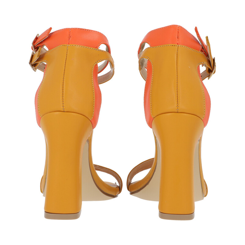 Zapatilla Para Mujer Color Mostaza Con Látigos Ajustables