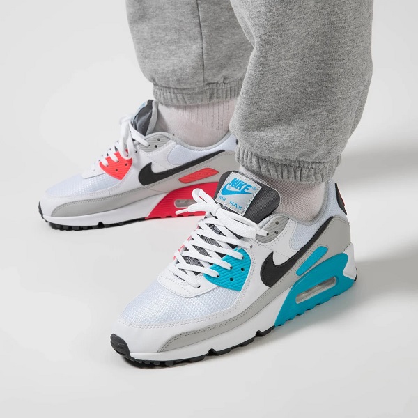 TENIS NIKE AIR MAX 90 BLANCO CON ROJO Y AZUL (CV8839-100)