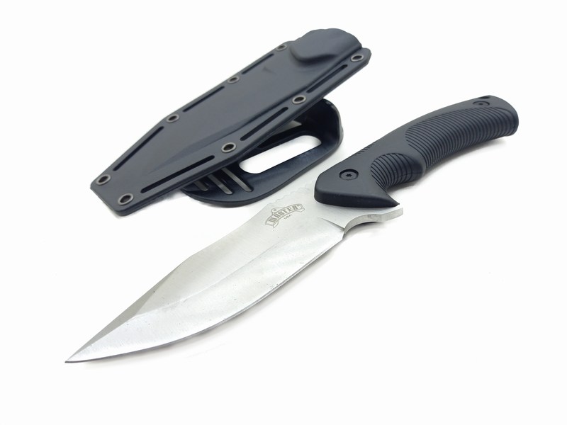 CUCHILLO CON FUNDA RIGIDA MASTER USA 1149 NEGRO / GRIS