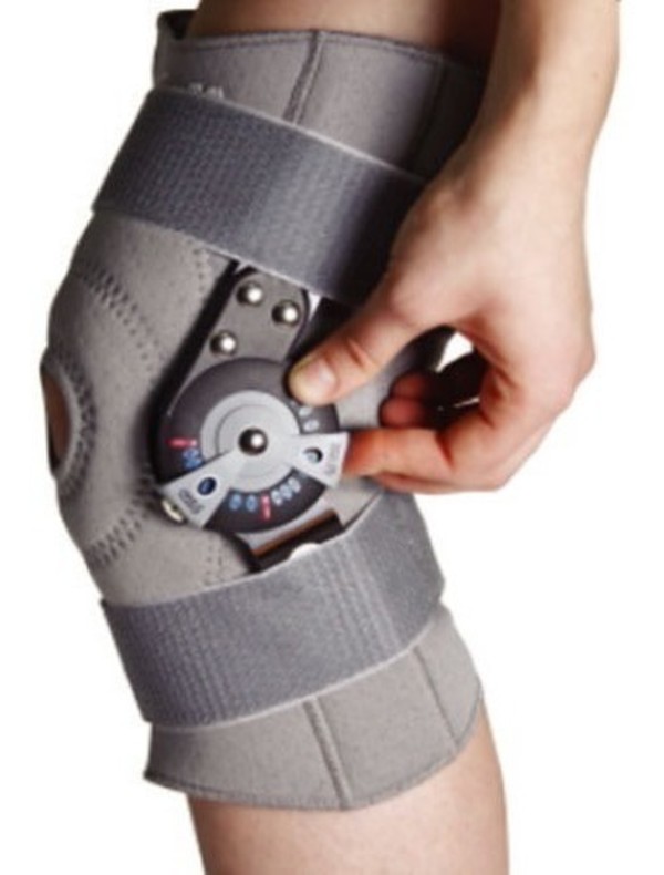 Rodillera Articulada Con Regulación Mecánica  Talla S