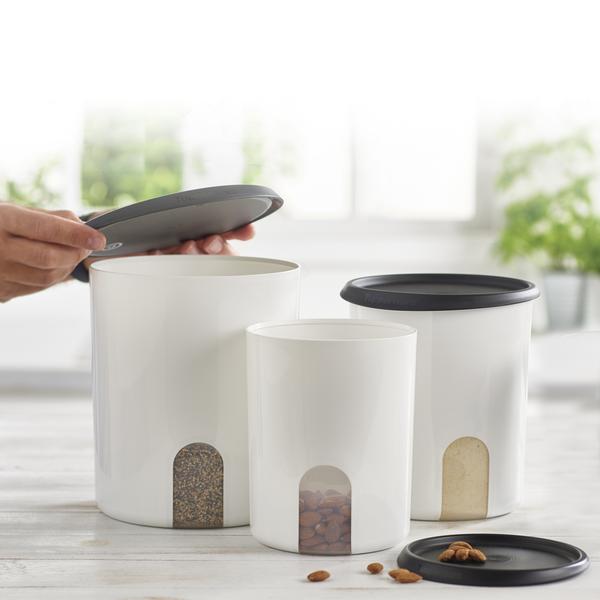 Bote Toque Mágico Ventanita D 4.4L Blanco con Sello Negro de Tupperware