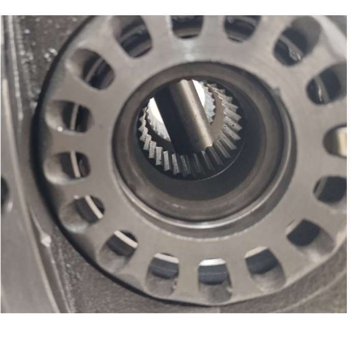 DIFERENCIAL CON CORONA Y PIÑON COMPLETO, TOTALMENTE NUEVO Y SOPORTE CARDÀN TOYOTA HIACE 2.7L 04-19