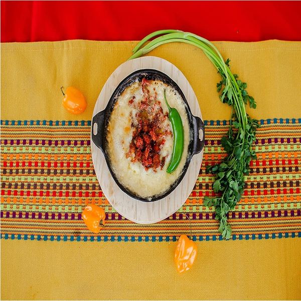 JCE- Juego de Cazuela de hierro fundido de 15 cm con base de madera perfectas para queso, salsa, chorizo, frijoles. Cacerola de Hierro Fundido. Proceso de fundición Artesanal, Excelente para el Grill.