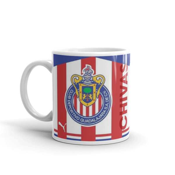 TAZA BLANCA  FUTBOL CHIVAS FONDO BLANCO