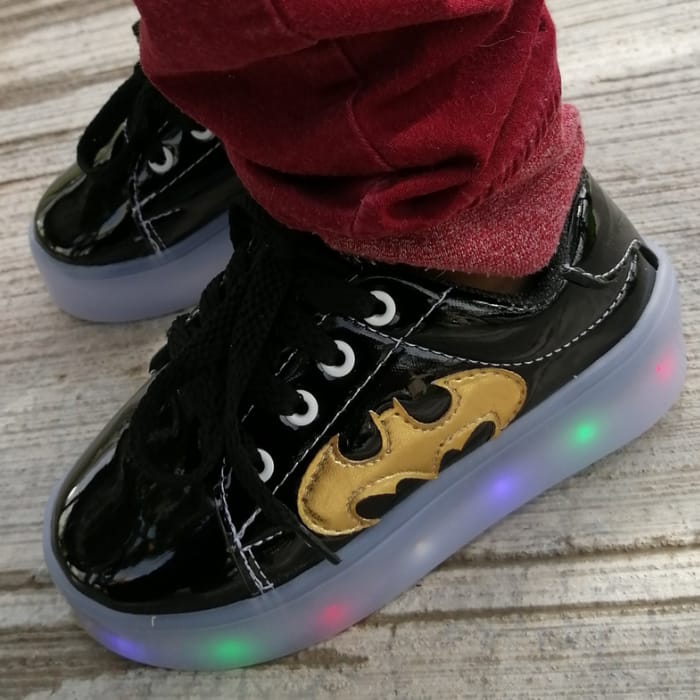 Tenis de luces Led  para niños de personaje Batman