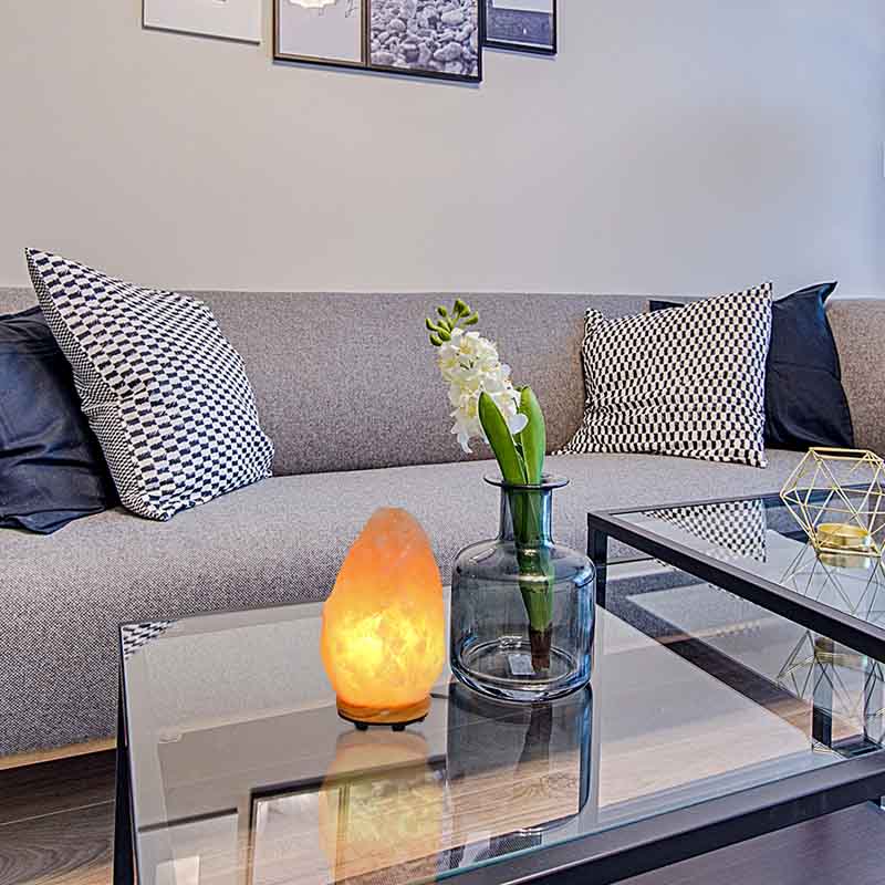 Lámpara de Sal Rosa del Himalaya para decoración del hogar, Cristal Natural que sirve para decorar como lampara de mesa, para sala, recamara o cuarto.