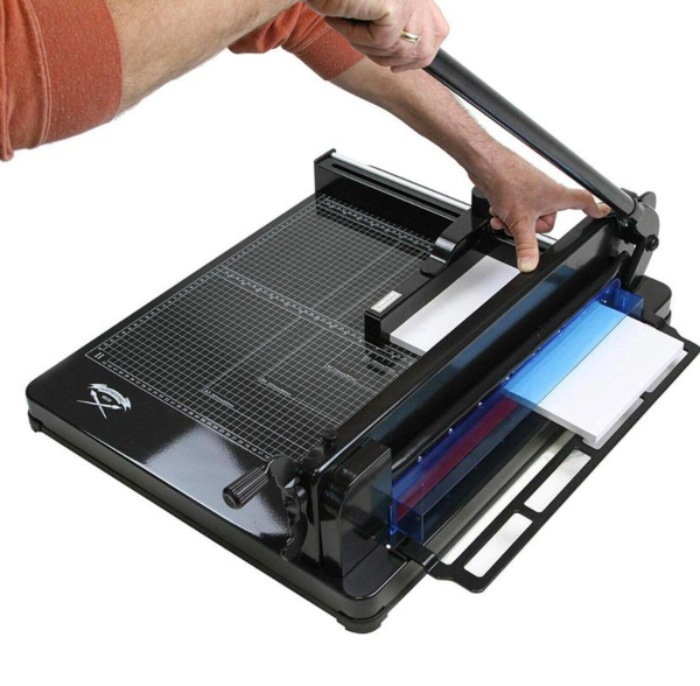 Guillotina Manual Uso Rudo Cortadora de Papel 17" (43.18 cm.) Pison Manivela 