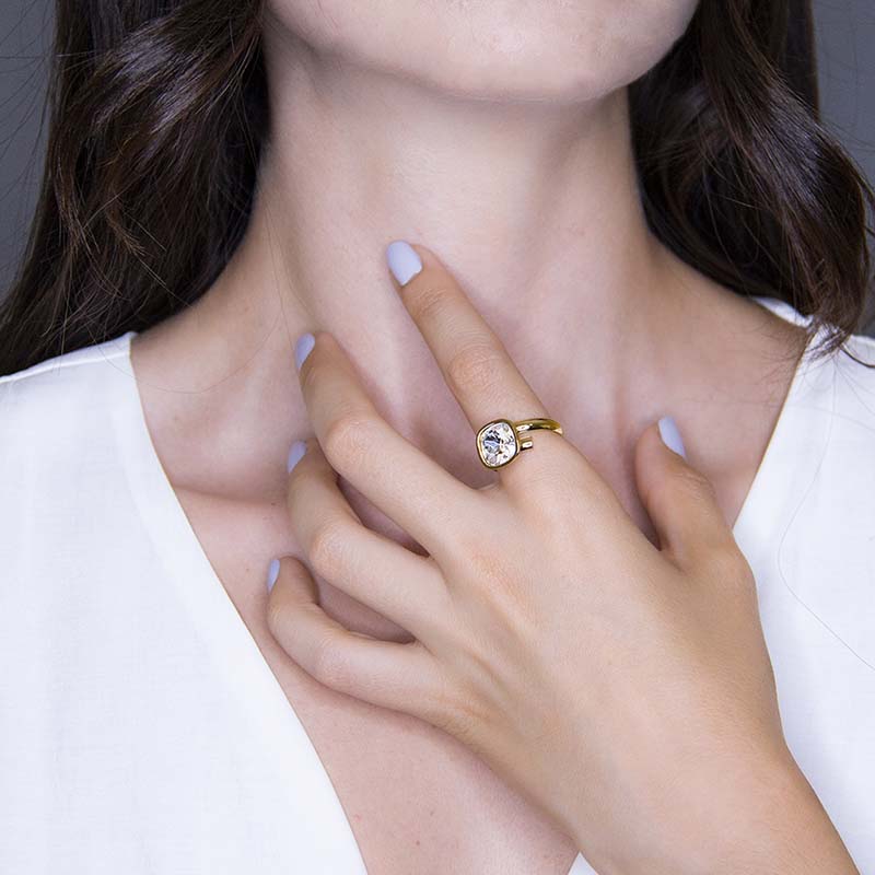 Anillo para Mujer con Cristal Fino Europeo en forma de Cuadro, Bañado en Oro 14k, Anillo Elegante y Brillante, Aretes de Mujer de Moda, Joyería para Mujer de Moda, Regalo especial