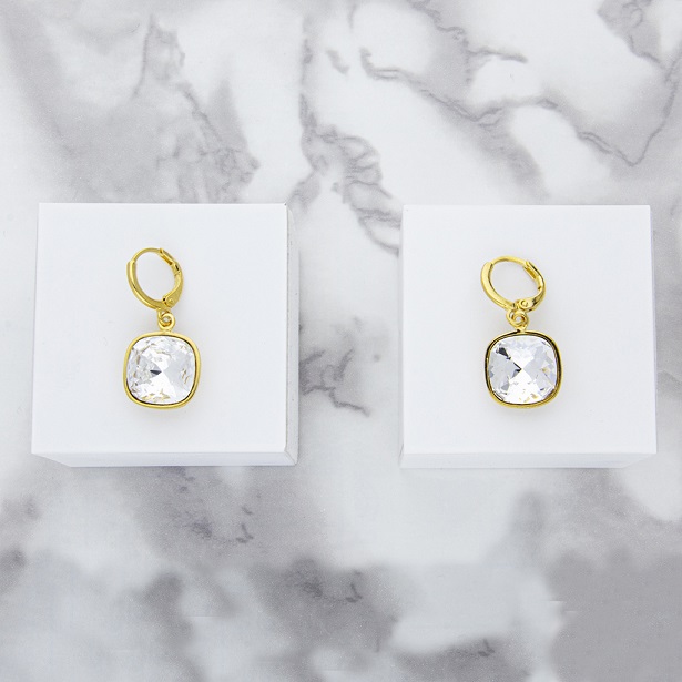 Arete para Mujer con Cristal Fino Europeo en forma de Cuadrado, Bañado en Oro 14k, Arete Elegante y Brillante, Aretes de Mujer de Moda, Joyería para Mujer de Moda, Regalo especial