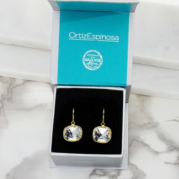 Arete para Mujer con Cristal Fino Europeo en forma de Cuadrado, Bañado en Oro 14k, Arete Elegante y Brillante, Aretes de Mujer de Moda, Joyería para Mujer de Moda, Regalo especial