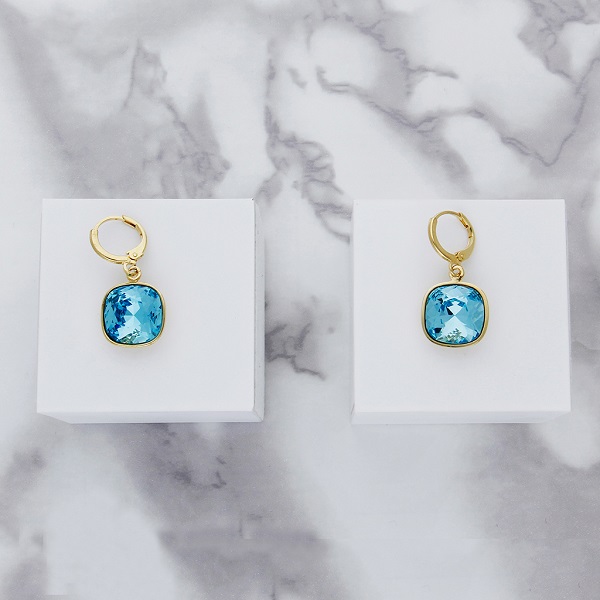 Arete para Mujer con Cristal Fino Europeo en forma de Cuadrado, Bañado en Oro 14k, Arete Elegante y Brillante, Aretes de Mujer de Moda, Joyería para Mujer de Moda, Regalo especial