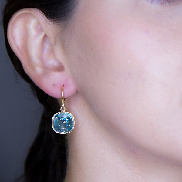 Arete para Mujer con Cristal Fino Europeo en forma de Cuadrado, Bañado en Oro 14k, Arete Elegante y Brillante, Aretes de Mujer de Moda, Joyería para Mujer de Moda, Regalo especial