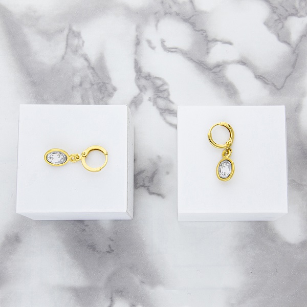 Arete para Mujer con Cristal Fino Europeo en forma de Oval Mini, Bañado en Oro 14k, Arete Elegante y Brillante, Aretes de Mujer de Moda, Joyería para Mujer de Moda, Regalo especial