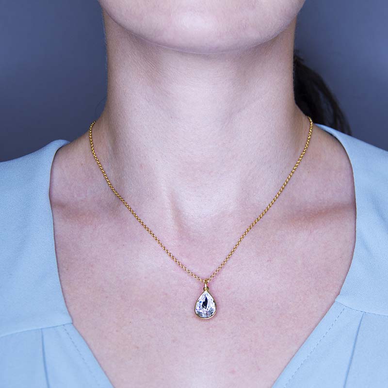 Collar para Mujer con Cristal Fino Europeo en forma de Gota- Bañado en Rodio- Collar Elegante y Brillante-Collares de Mujer de Moda- Joyería para Mujer de Moda- Regalo especial