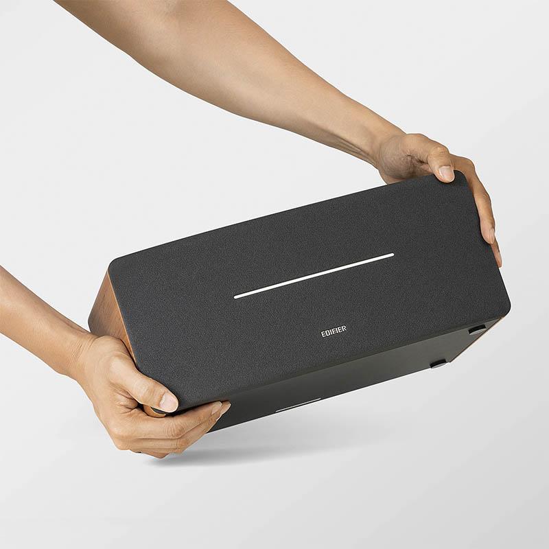 Bocina Bluetooth Edifier D12 Color Café Con Salida De Audio