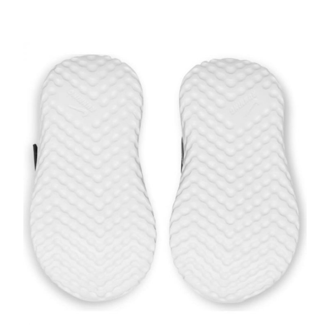 TENIS NIKE DE BEBE REVOLUTION 5 NEGRO/NIÑOS BQ5673-020