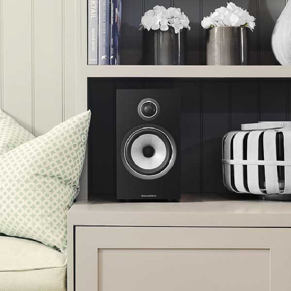 Par de bocinas de repisa B&W 706 S2 Gloss Black