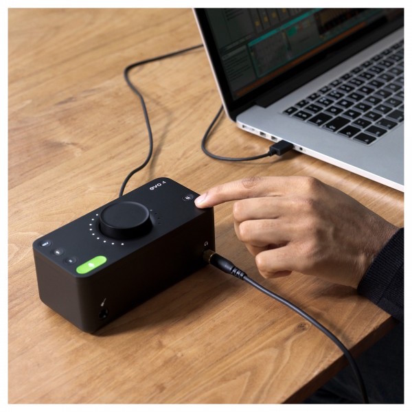 Interfaz De Audio Usb Plug & Play 2 In 2 Out Audient Evo 4