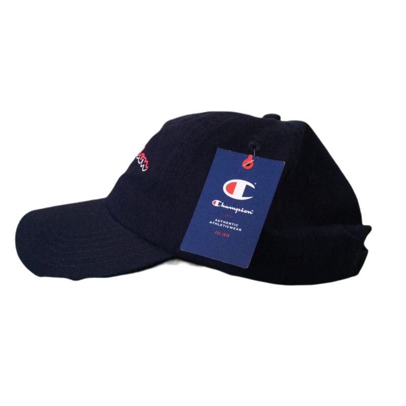 Gorra Con Visera Marca Champion Azul Marino Con Letras Bordadas Rojas Al Frente Caballeros