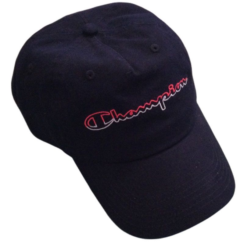 Gorra Con Visera Marca Champion Azul Marino Con Letras Bordadas Rojas Al Frente Caballeros