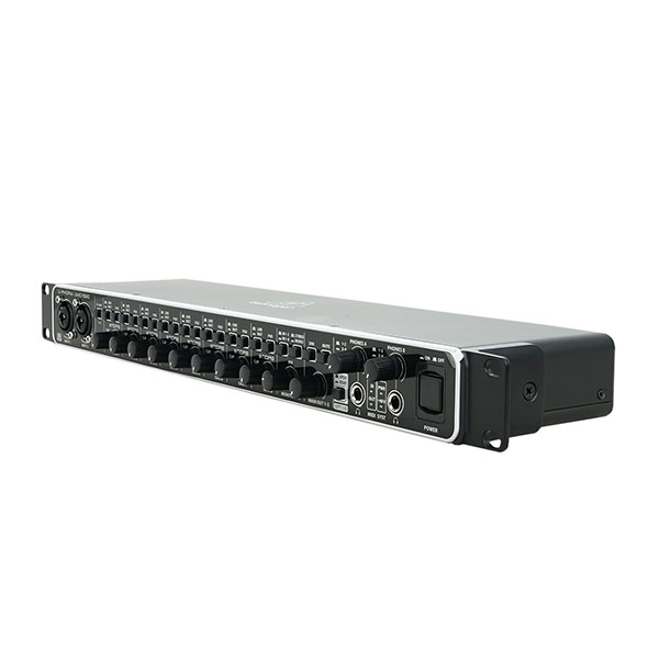 Interface De Audio Behringer U-phoria Umc1820 100v/240v