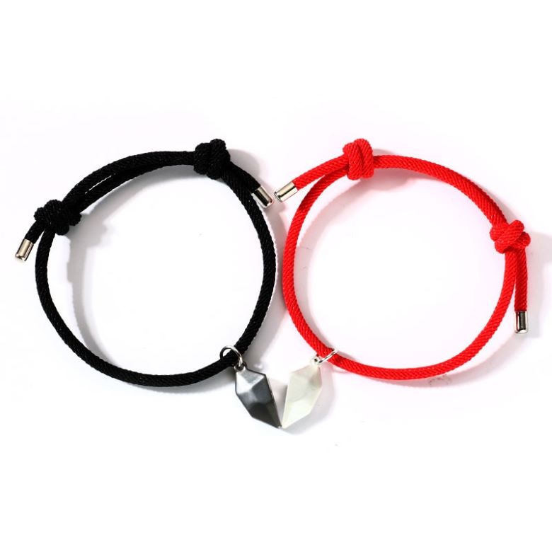 Pulsera Pareja Mitad Corazones Imantados Negro Plata Cordon Rojo Negro