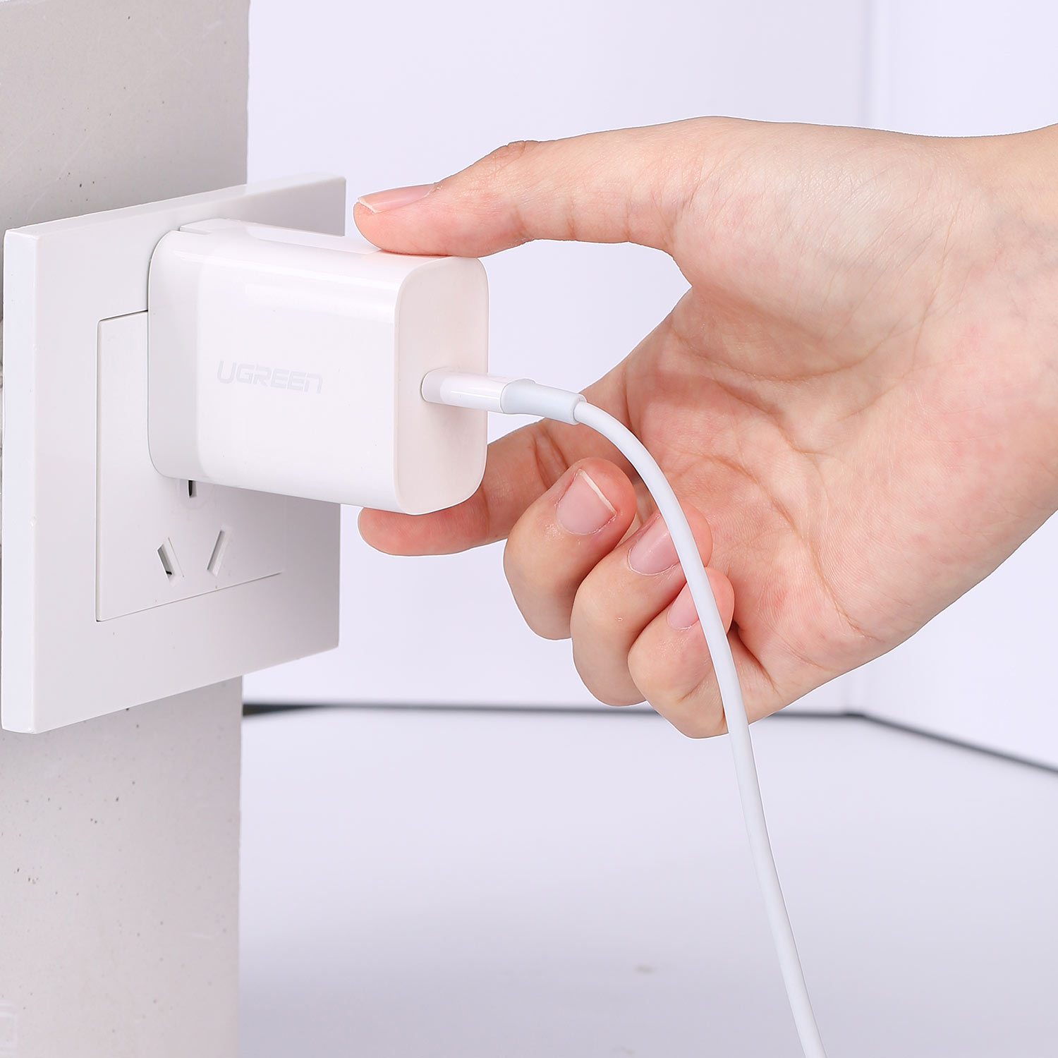 Cargador Carga Rapida Ugreen 18 W Para iPhone Incluye Cable