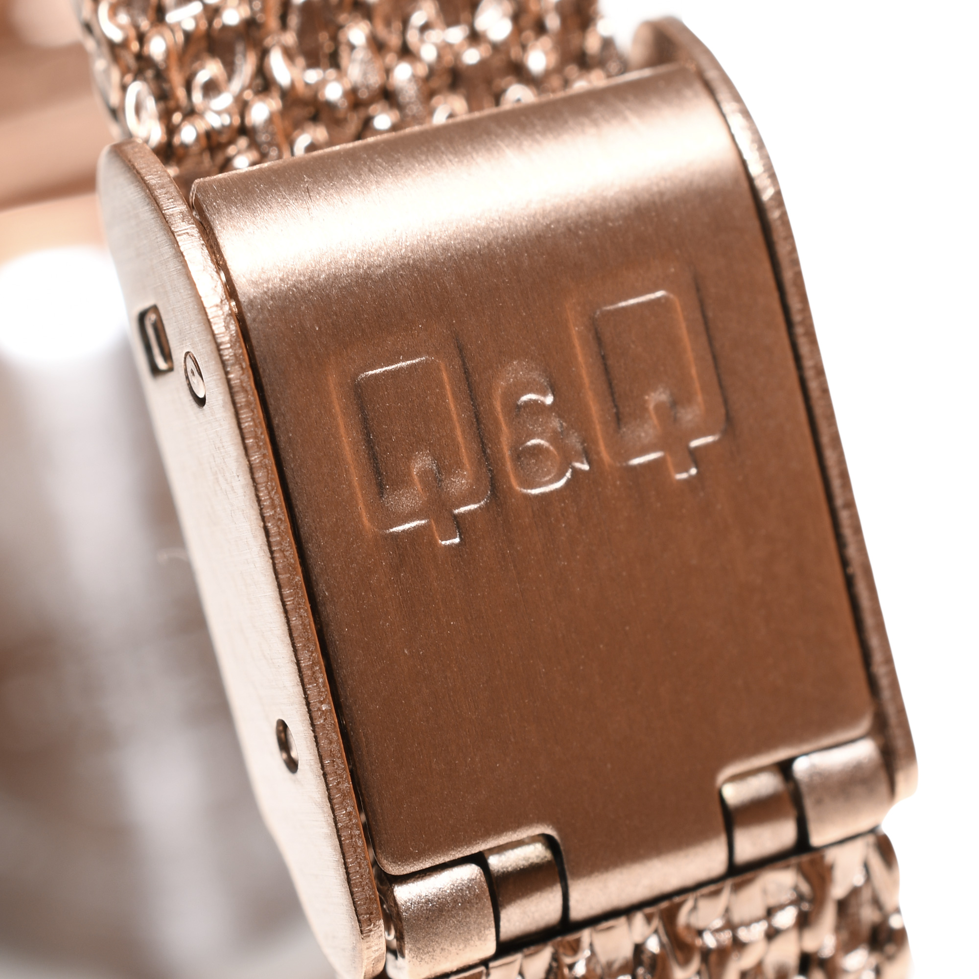 Reloj Q&Q Mujer Análogo Resistente al Agua Oro Rosa QC35J002Y