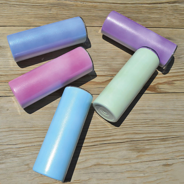 Termo skinny 20oz mágico cambia de color con la luz del sol