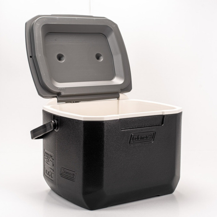 Hielera 16 QT Negra Marca Coleman con Tapa Gris Portatil