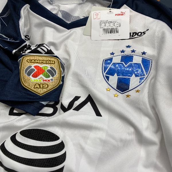 Jersey Puma de Rayados de Monterrey de Visitante Blanca