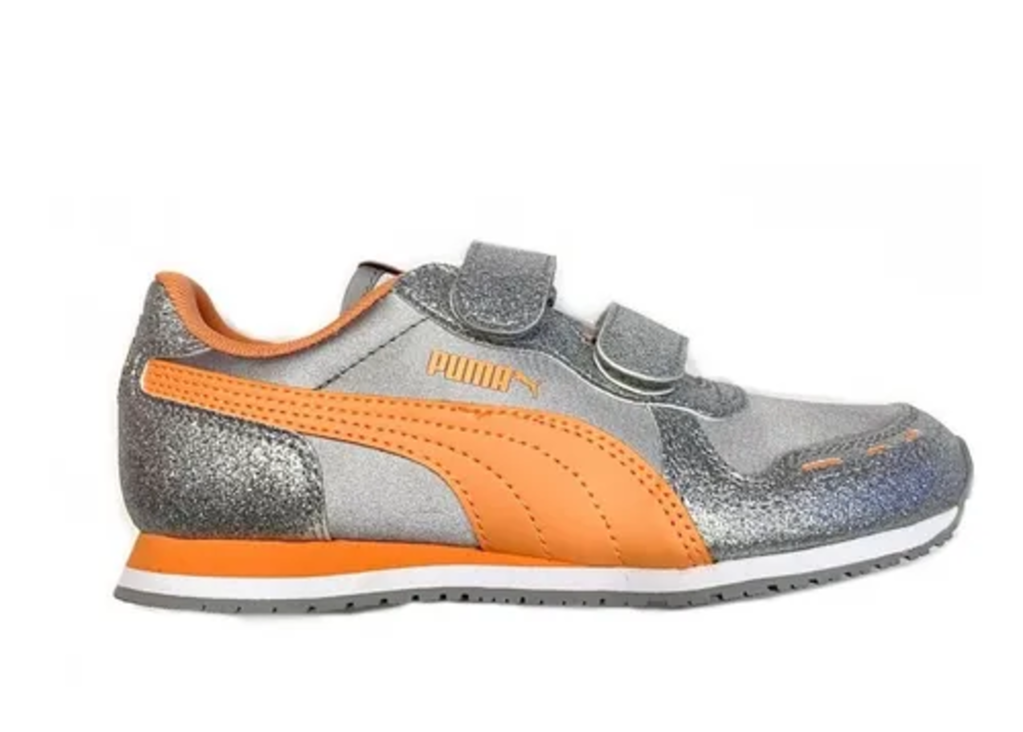 Tenis Puma Cabana Racer plateado para niña