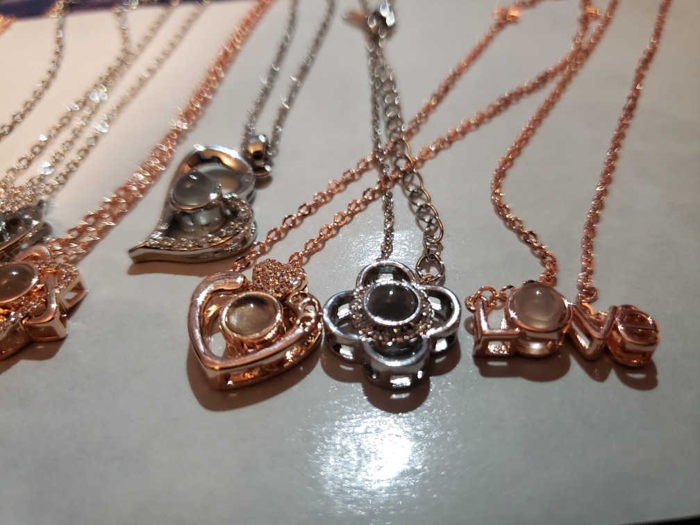 Collar Te Amo 100 Idiomas Dije Cadena Proyeccion