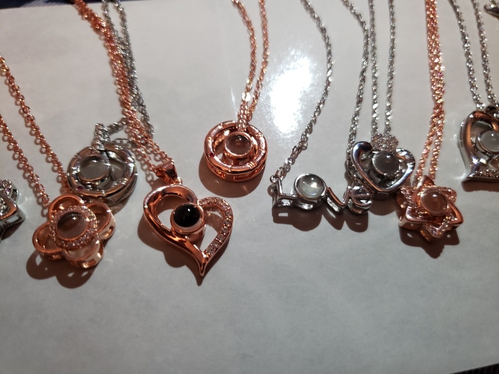 Collar Te Amo 100 Idiomas Dije Cadena Proyeccion