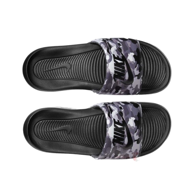 SANDALIA NIKE VICTORI ONE SLIDE PRINT  NEGRO-HOMBRE CN9678 001