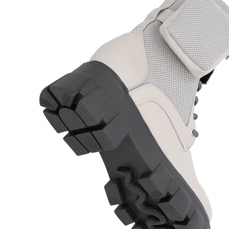 Bota Combat Suela Gruesa Track Con Bolsita De Cierre Para Mujer Color Gris Cemento