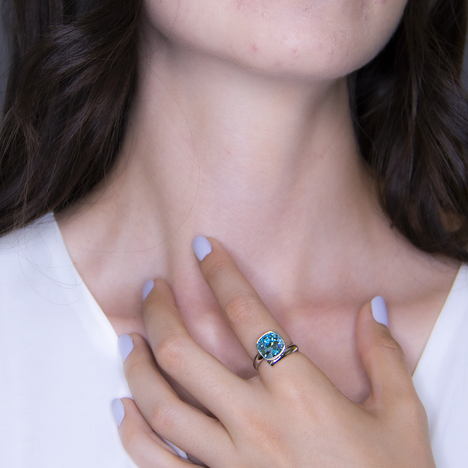 Anillo para Mujer con Cristal Fino Europeo en forma de Cuadro- Bañado en Rodio, Anillo Elegante y Brillante-Aretes de Mujer de Moda, Joyería para Mujer de Moda, Regalo especial