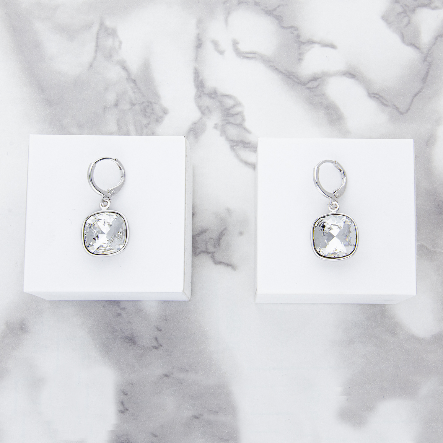 Arete para Mujer con Cristal Fino Europeo en forma de Cuadrado, Bañado en Rodio, Arete Elegante y Brillante, Aretes de Mujer de Moda, Joyería para Mujer de Moda, Regalo especial