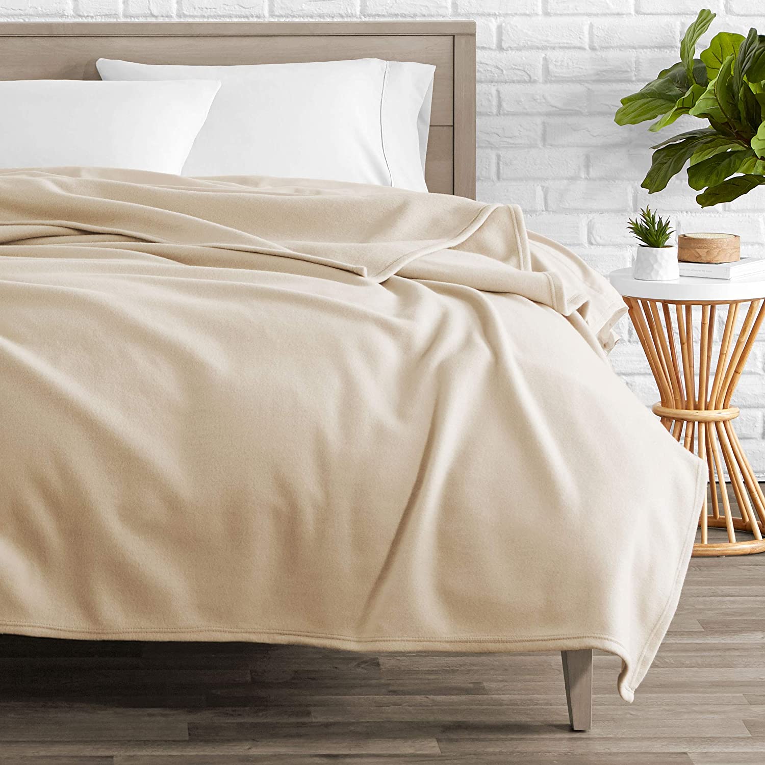 Cobertor Polar Fleece - Suave y Ligero para Recamara o Cuarto de Televisión - Color y Tamaño a Elegir (Beige, Matrimonial)