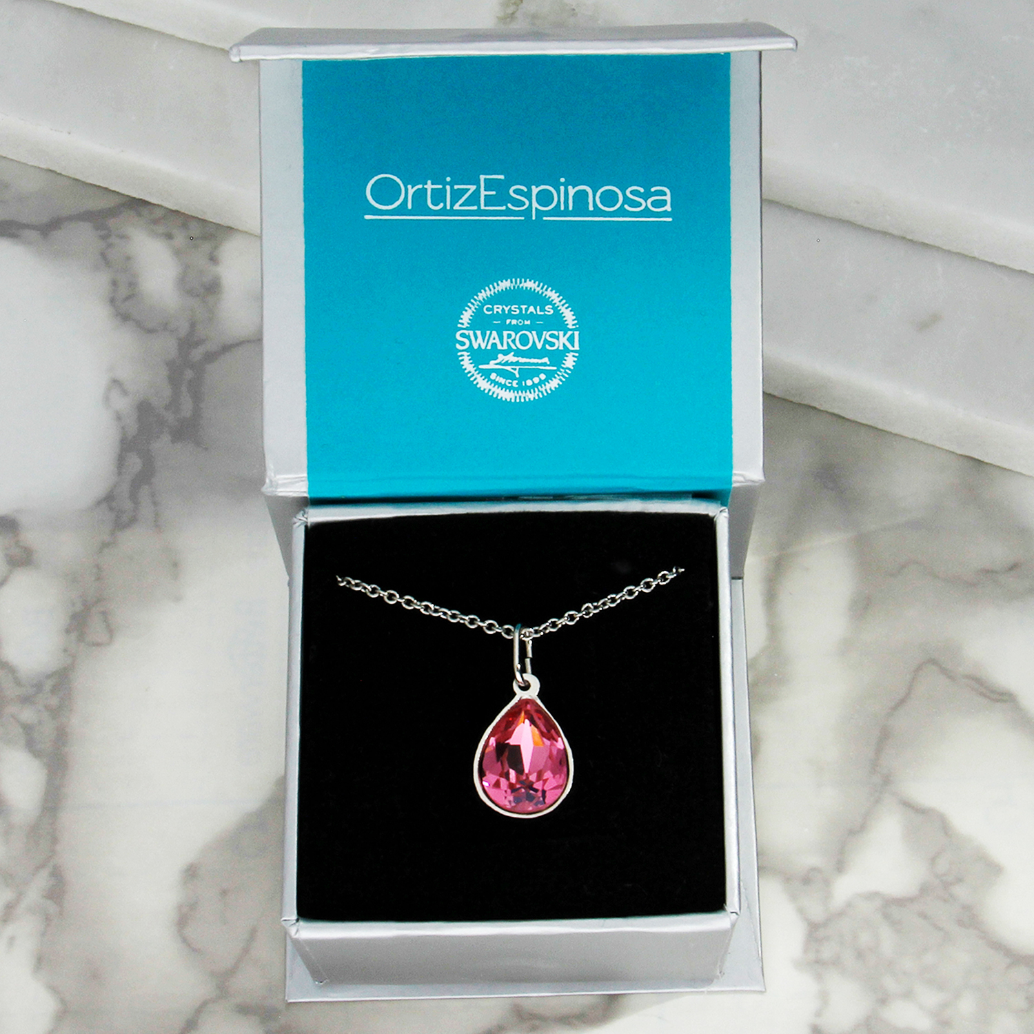 Collar para Mujer con Cristal Fino Europeo en forma de Gota- Bañado en Rodio- Collar Elegante y Brillante-Collares de Mujer de Moda- Joyería para Mujer de Moda- Regalo especial